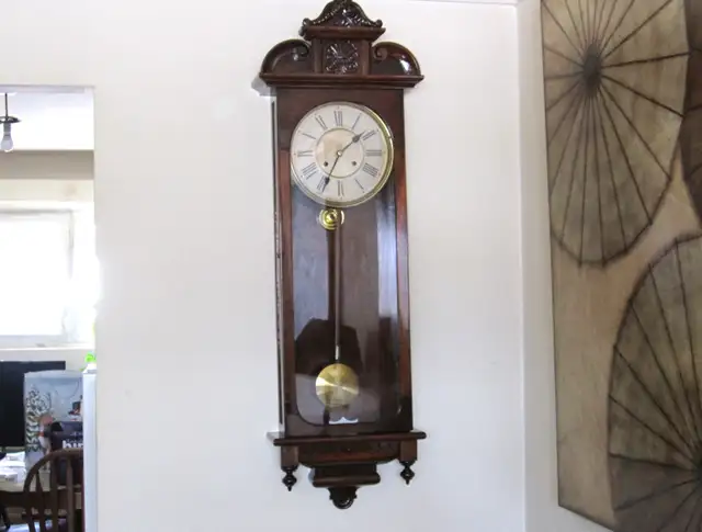 FANTASTIC LG ANTIQUE 1909 WATERBURY PICTOU 50“ 8 DAY WALL CLOCK in Home Décor & Accents in Ottawa - Image 3