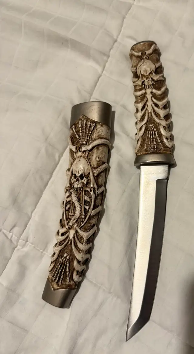 Tomahawk Brand Stainless Katana Dagger Skeleton in Arts & Collectibles in Owen Sound - Image 3