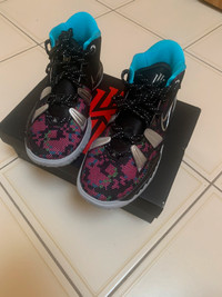 Kyrie 7 - youth size 4.5