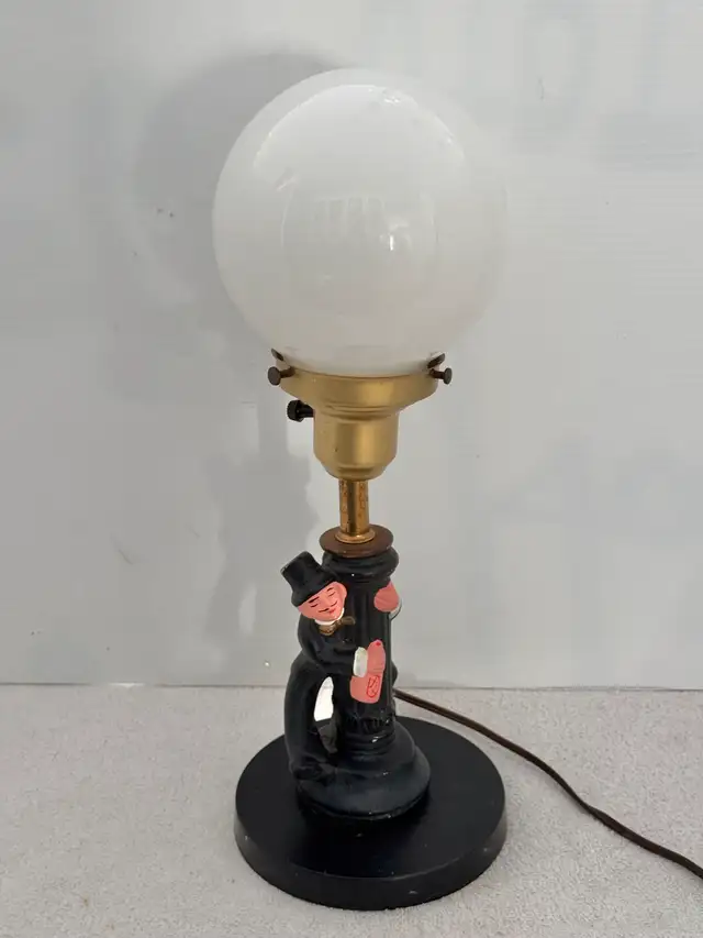 “Vintage Charlie Chaplin Light-post Lamp” $25  in Arts & Collectibles in Annapolis Valley - Image 2