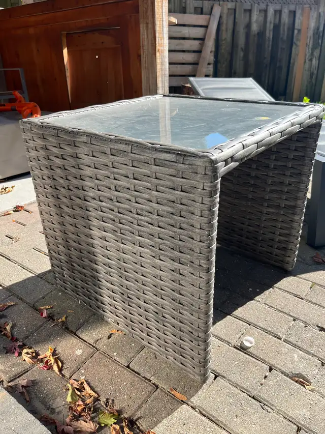 Beautiful outdoor wicker chairs with cushions!! And side table in Patio & Garden Furniture in Markham / York Region - Image 6