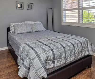 1 room available for rent in a 2 bedroom apartment.