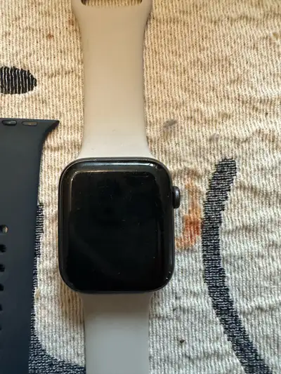Apple Watch SE 44Mm, View more
