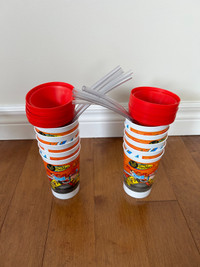 10 REUSABLE PLASTIC CUPS WITH 10 LIDS AND 10 STRAWS