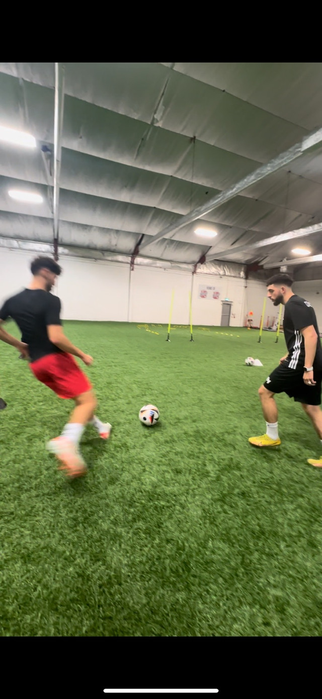 Soccer Training Lessons - Elite Private 1 on 1  / Group Sessions in Sports Teams in Oakville / Halton Region - Image 3