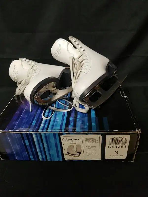 Ice skates in Skates & Blades in City of Toronto - Image 7