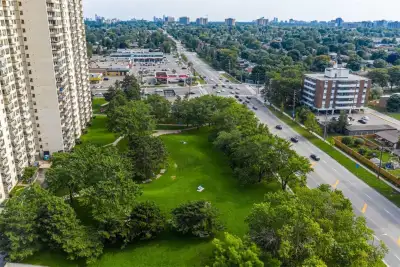 ***Dixon Rd. 2Bedroom, Condo For Rent**** Location: 370 Dixon Rd, Etobicoke *Address: Kipling and Di...