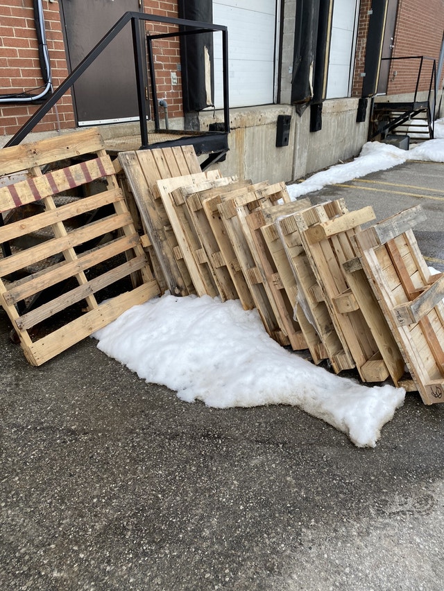 Free Wooden Pallets Free Stuff Barrie Kijiji