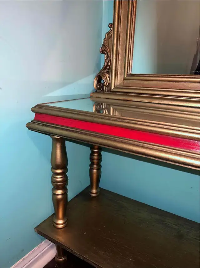 Vintage/ antique rare find vanity very beautiful and elegant gol in Home Décor & Accents in Oakville / Halton Region - Image 8