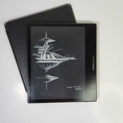 I'm selling my Boox Leaf 3 e-reader, which features a 7-inch E-Ink display, 32GB of storage, and run...