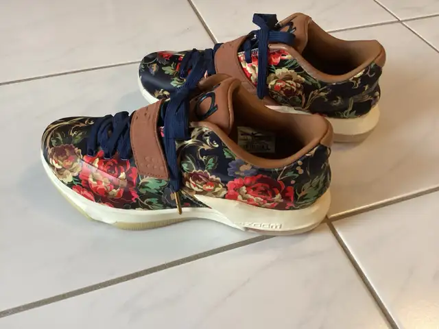 Nike Zoom KD 7 EXT QS Floral - size 7.5 in Men's Shoes in Oshawa / Durham Region - Image 6