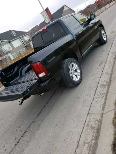 WE PICK AND DROP ANYTHING THAT REQUIRES A TRUCK FROM SKIDS BOXES FURNITURE OVERSIZE T.V MATTRESSES S...