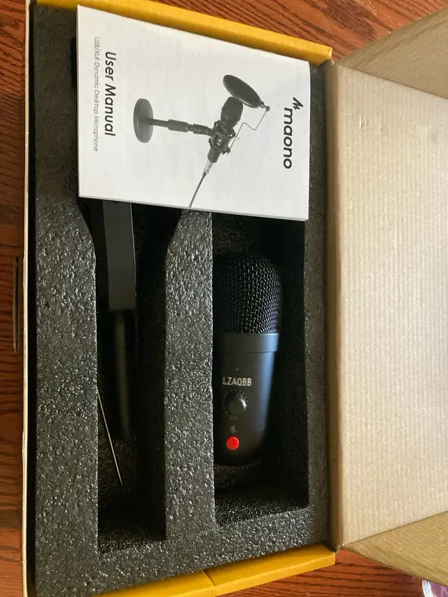 New Dynamic USB/XLR Microphone HD 300 series in Pro Audio & Recording Equipment in Cambridge - Image 9