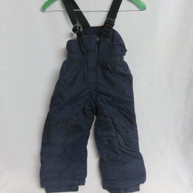2 Pairs Snow pants Unisex 1 Black and 1 Navy Size 2 Years in Clothing - 2T in Red Deer - Image 3