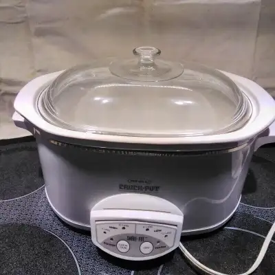 Crocpot Rival mijoteuse programmable comme neuf, 6 litres vaut 150$ laisse 40$
