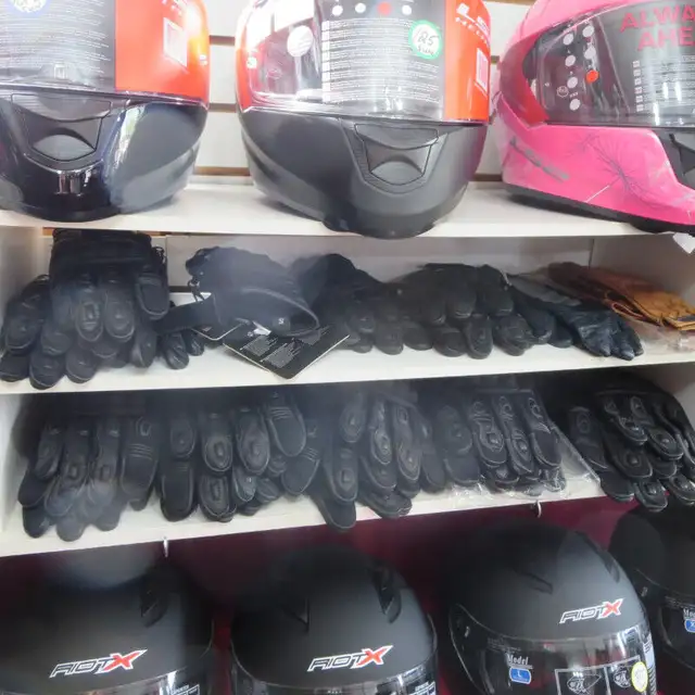 Leather Motorcycle Gloves Assorted Styles - RE-GEAR Oshawa in Men's in Oshawa / Durham Region - Image 7