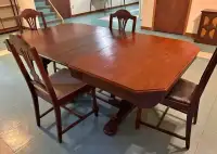 DINING TABLE + 4 CHAIRS