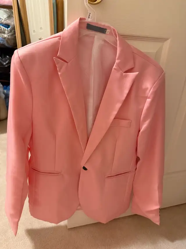 Brand new Large men ‘s party or graduation ‍ suit   . in Wedding in Calgary - Image 6