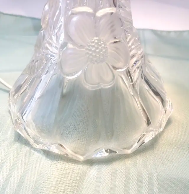 Table Lamp Glass Shade, Crystal Base Botanical Scalloped Frosted in Indoor Lighting & Fans in Markham / York Region - Image 10