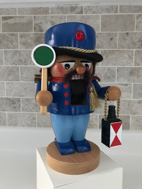 STEINBACH - Nutcracker - Train Conductor - Made in Germany in Home Décor & Accents in Markham / York Region - Image 2