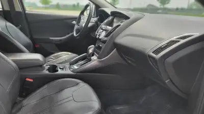 Leather Navigation Sunroof Premium Sound System Hated Seats Push Button Start Drives and Runs Great...