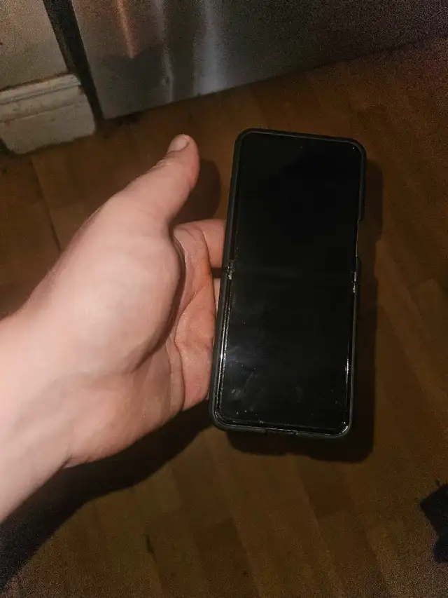 SAMSUNG GALAXY Z FLIP563804732040577120
