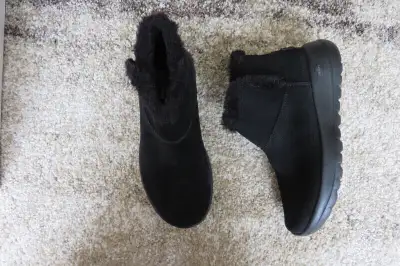 Boots - Short , Winter, Skechers Air Cooled, Goga Mat. Black, Size 5. Slip on. Never worn, new.
