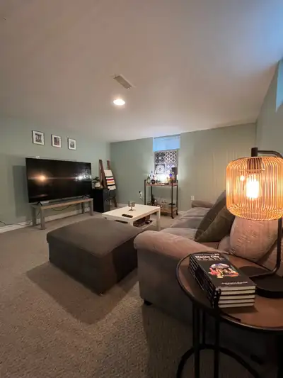 One bedroom basement apartment for rent in the north end of Peterborough. It’s located on a quiet, d...