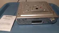 Radio réveil sous l'armoire Under cabinet clock radio cd player 
