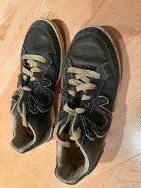 Men's Shoe Size 8 (True Religion)