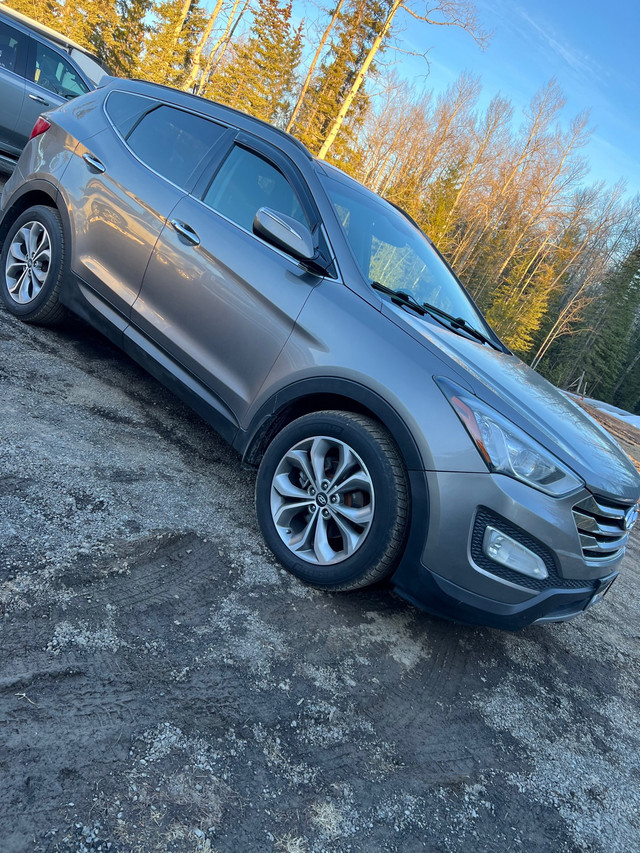 2016 Hyundai Sante fe in Cars & Trucks in 100 Mile House - Image 2