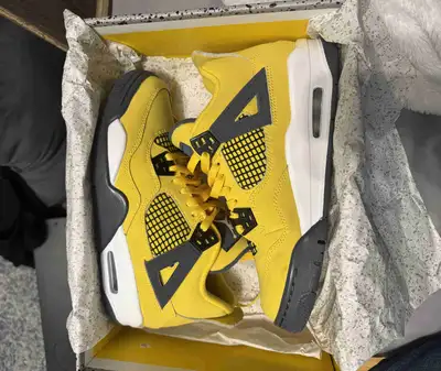Air Jordan 4 Retro “Lightning” GS – Size 6Y, View more