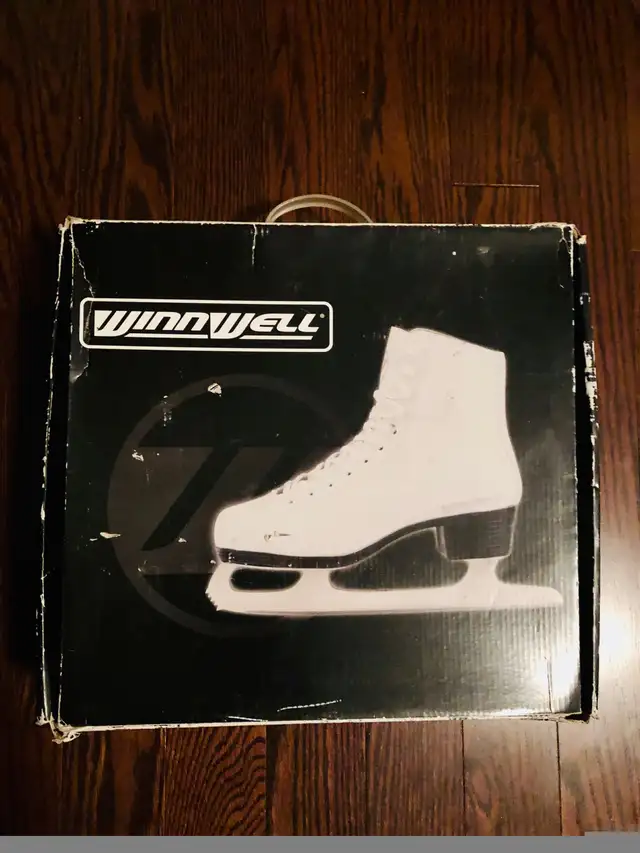 WINNWELL Ladies Size 8 Figure Skates ( Brand New ) in Skates & Blades in Mississauga / Peel Region - Image 3