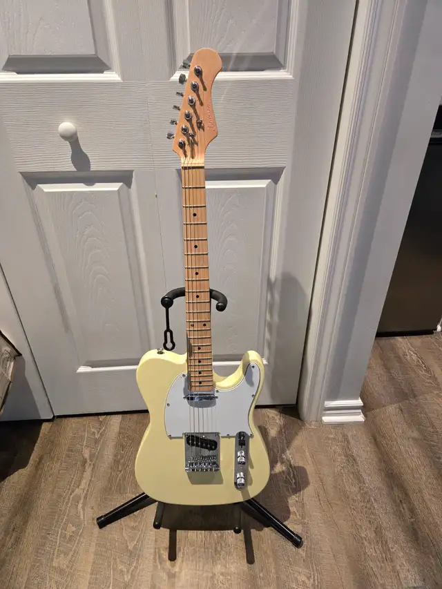 Telecaster style guitar like new in Guitars in Ottawa - Image 2