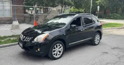 Nissan Rogue SL AWD 2012 Fully loaded with clean carfax Low milage 146,000 5 Rims Non rust sensor 3...
