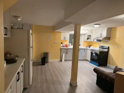 Room available for girls Near Gateway Terminal