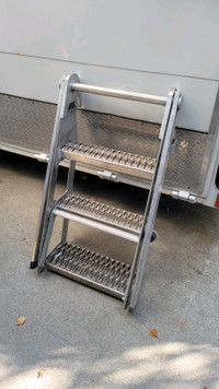 innovative access solutions  truck trailer step aluminum 