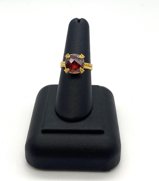 21K Yellow Gold 5.7GM Red Stone Ring $565 in Jewellery & Watches in Mississauga / Peel Region