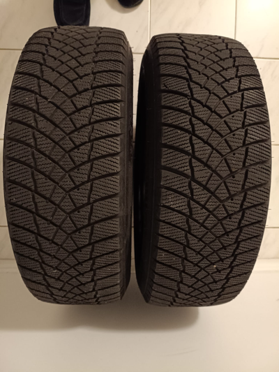 Two (2) winter tires Motomaster (by Hankook) 195/65/r15 on 15 inch Mazda rims Condition of tires: Li...