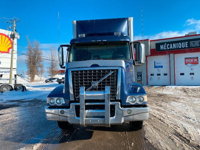 VOLVO VHD 2015 dans Autos et camions  à Ville de Québec