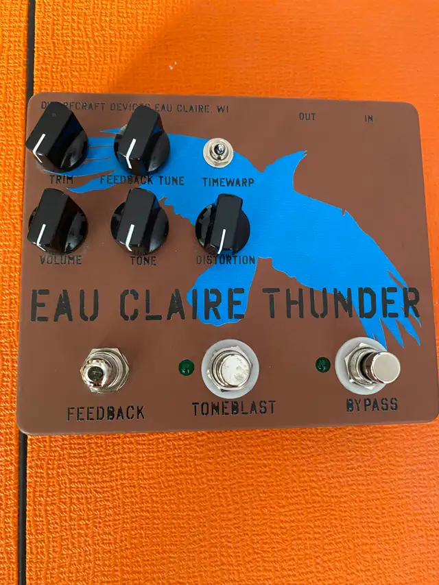 Dwarfcraft Devices Eau Claire Thunder Bass + Guitar Fuzz Pedal in Amps & Pedals in Ottawa - Image 2