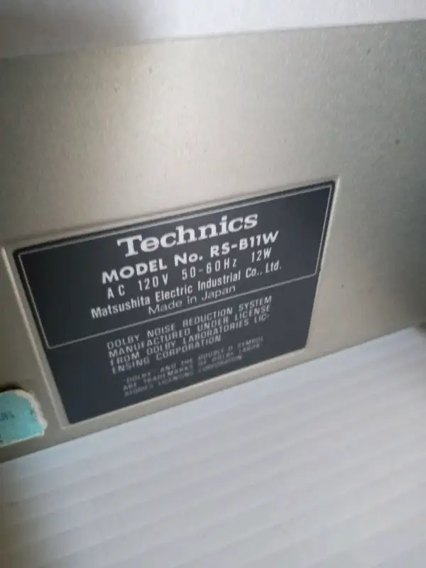 Technics RS-B11W  Dual Cassette Player Deck in Stereo Systems & Home Theatre in City of Montréal - Image 4