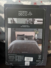New double duvet cover matching pillow cases 