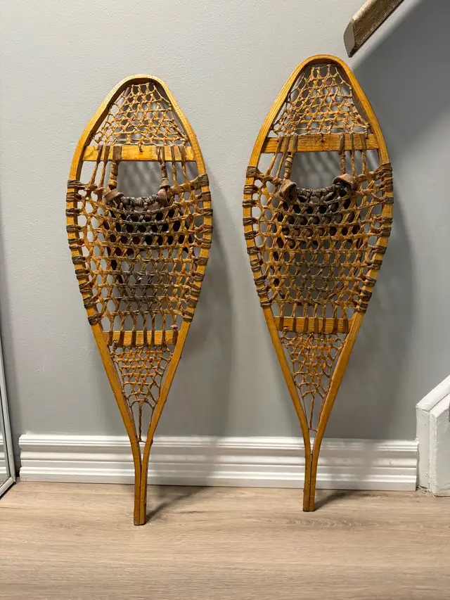 Vintage Huron style snow shoes - $85.00 in Arts & Collectibles in Oshawa / Durham Region - Image 3