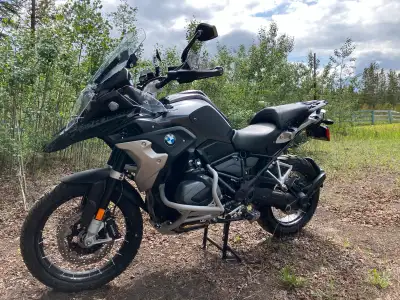 2022 1250GS Low suspension/seat Triple black version Fully equipped except alarm Heated grips/both s...