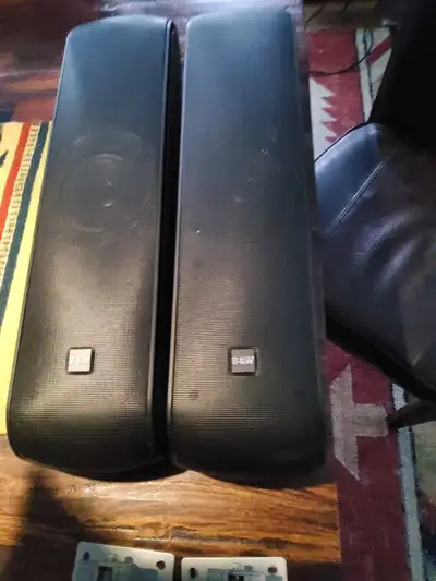 For sale B&W top of the line speakers VM1 speakers Comes with wall brackets .asking $280 call or tex...