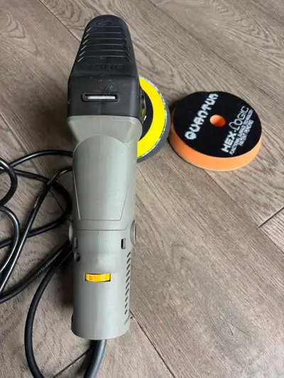 Brand new car polisher. Two polishing pads