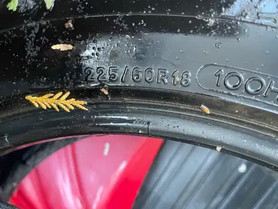 Set of 4 Michelin X-Ice Winter Tires, very good condition 225/60R18