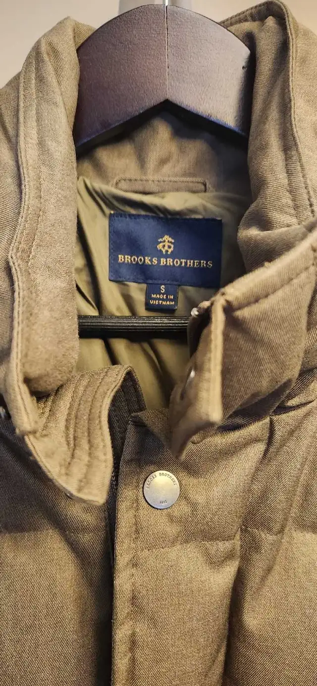 Brooks Brothers Puffer Jacket in Men's in Mississauga / Peel Region - Image 4