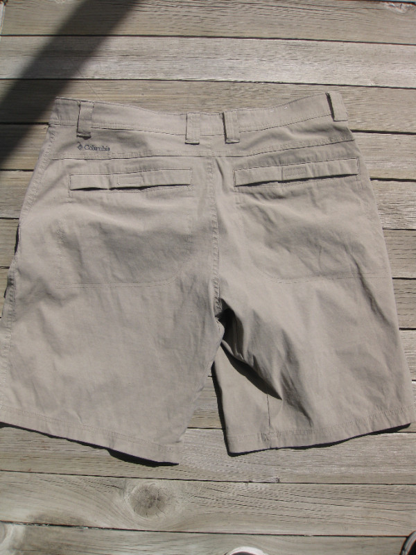 Bermuda Hommes de marque COLUMBIA Mens Bermuda Shorts Gr: 38 dans Hommes  à Ville de Montréal - Image 3